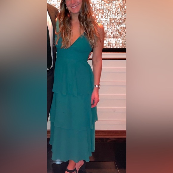 Lulus Dresses & Skirts - Emerald Green Lulus Dress